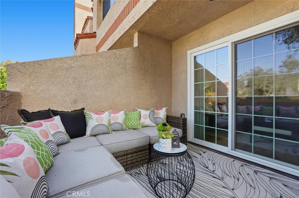 3101 Plaza Del Amo, Unit 8 Torrance, CA 90503 - Photo 26 of 31 a living room with furniture