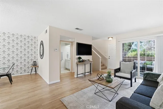 $825,000 | 3101 Plaza Del Amo, Unit 8, Torrance, CA 90503