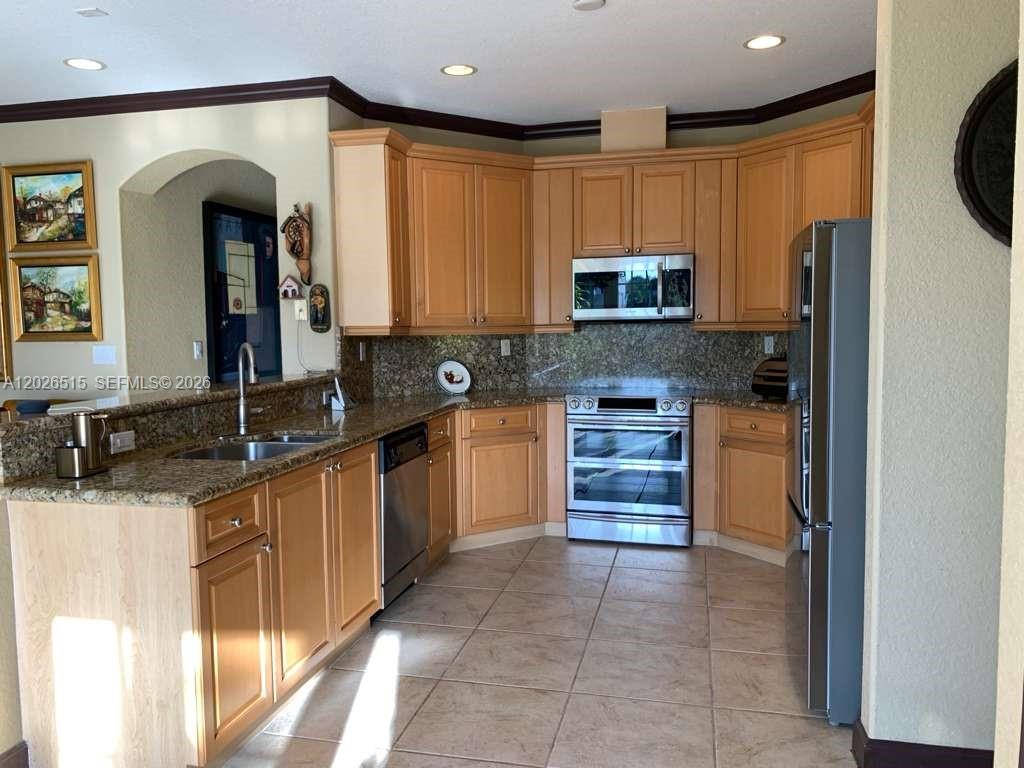 1065 Southwest 150th Place Miami, FL 33194 - Photo 9 of 14