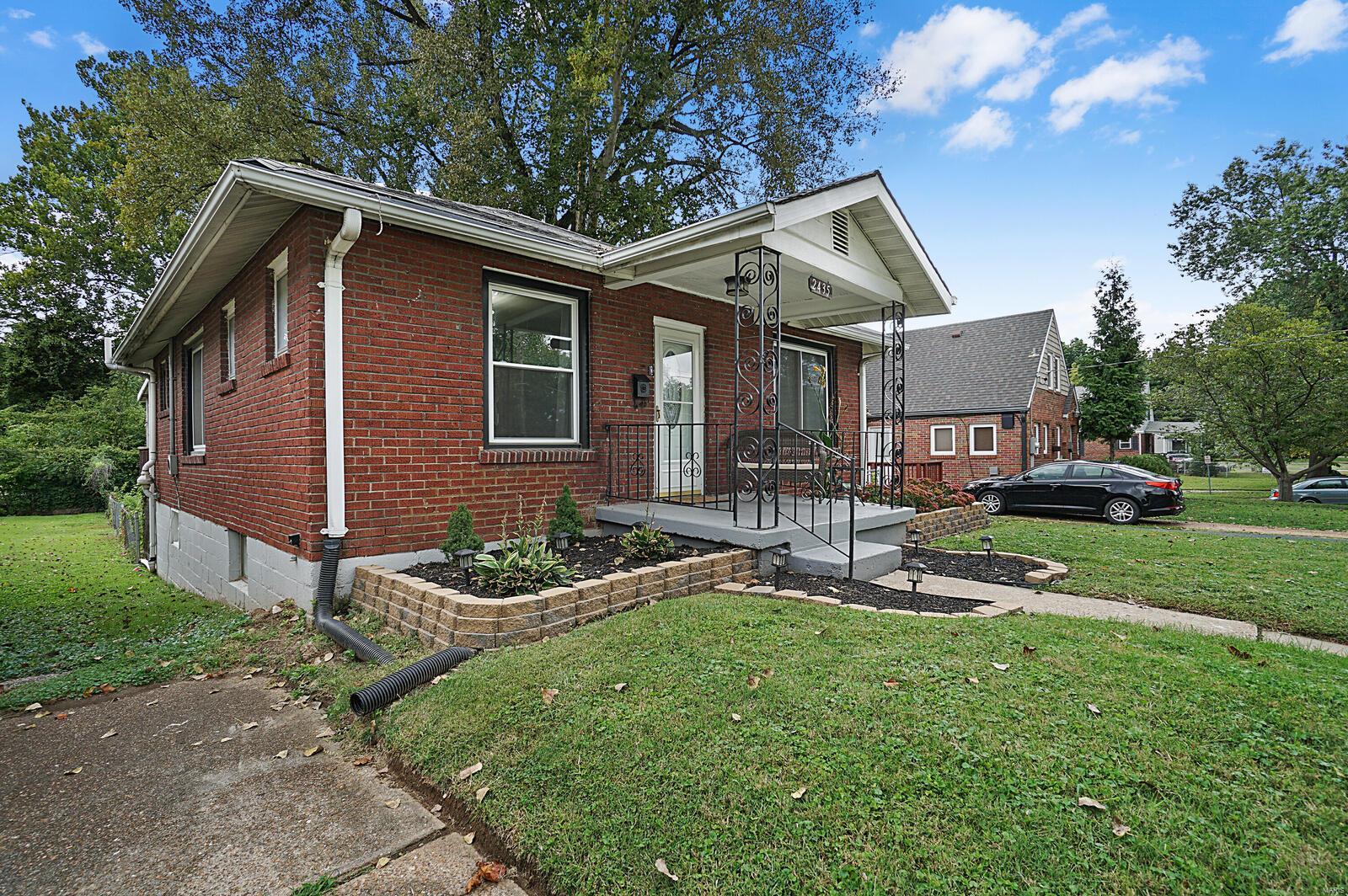 2435 Walton Road St. Louis, MO 63114 - Photo 2 of 26 Gallery Image 2