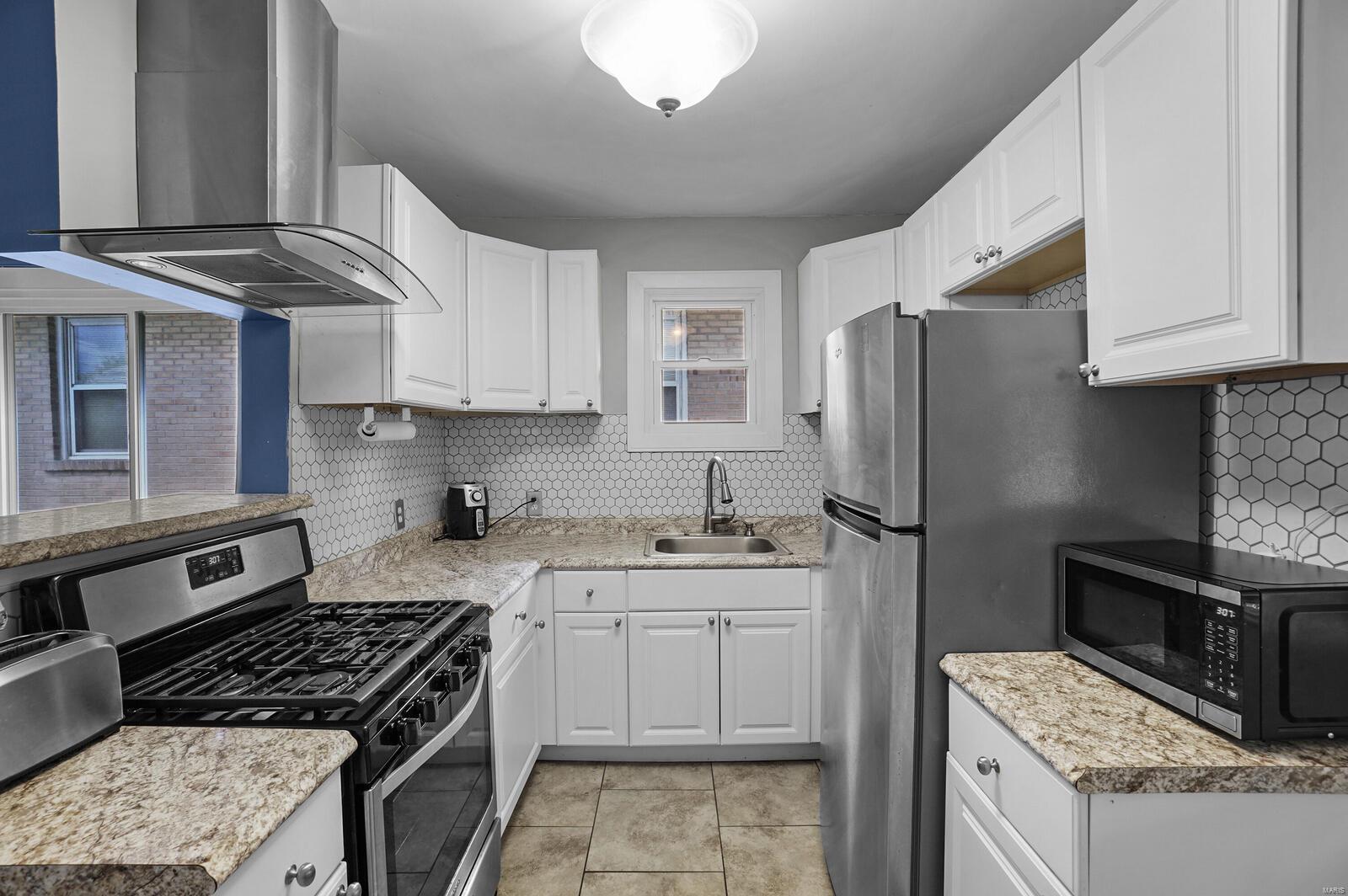 2435 Walton Road St. Louis, MO 63114 - Photo 8 of 26 Gallery Image 8