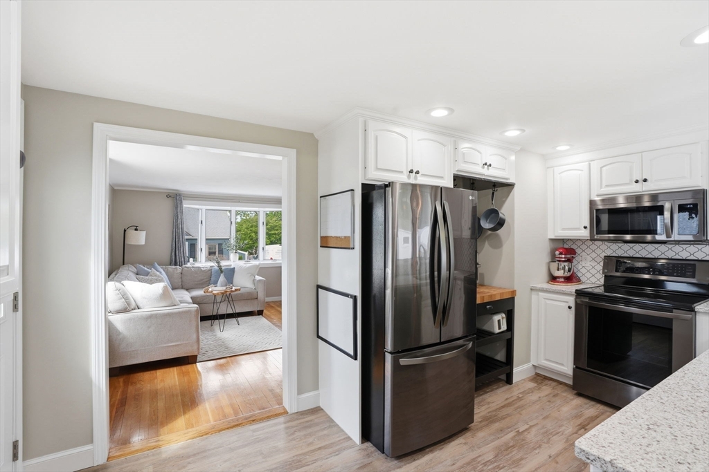 77 Weyham Road Weymouth, MA 02191 - Photo 4 of 28