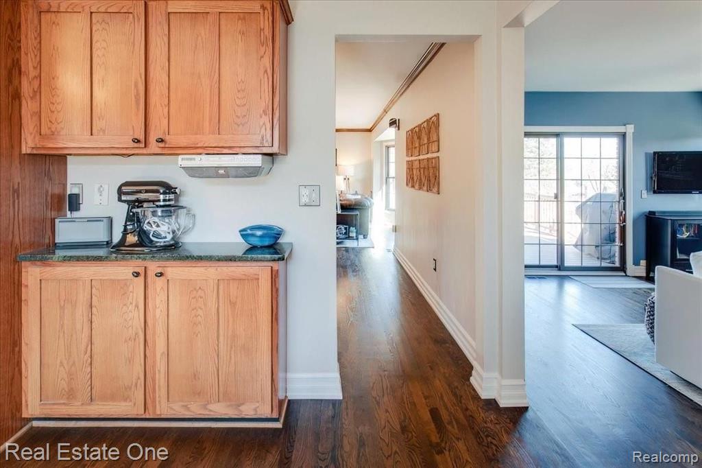 451 Lake Forest Road Rochester Hills, MI 48309 - Photo 32 of 97