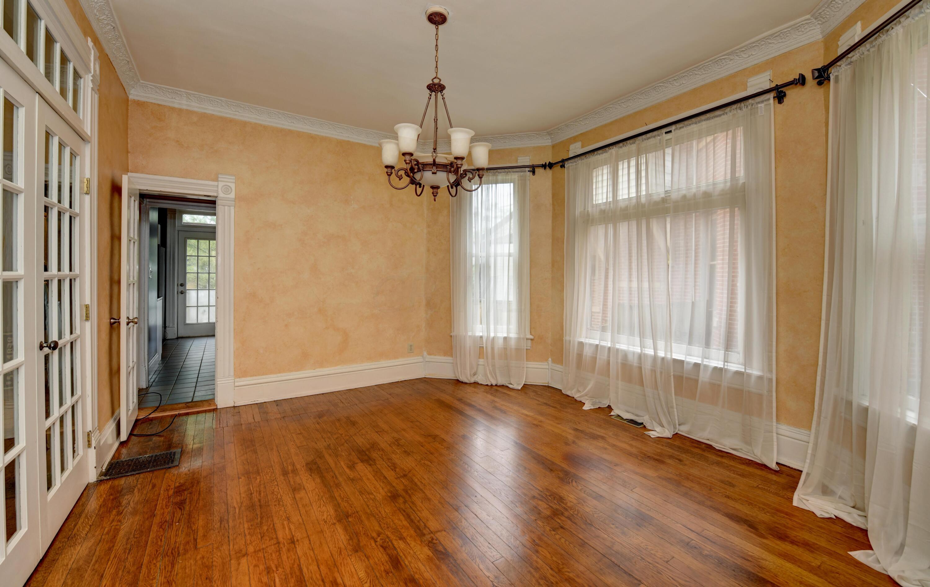 1123 Bryden Road Columbus, OH 43205 - Photo 8 of 36 Dining Room (2)
