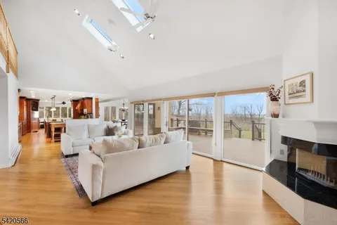 $2,677,777 | 1531 Coles Avenue, Mountainside, NJ 07092