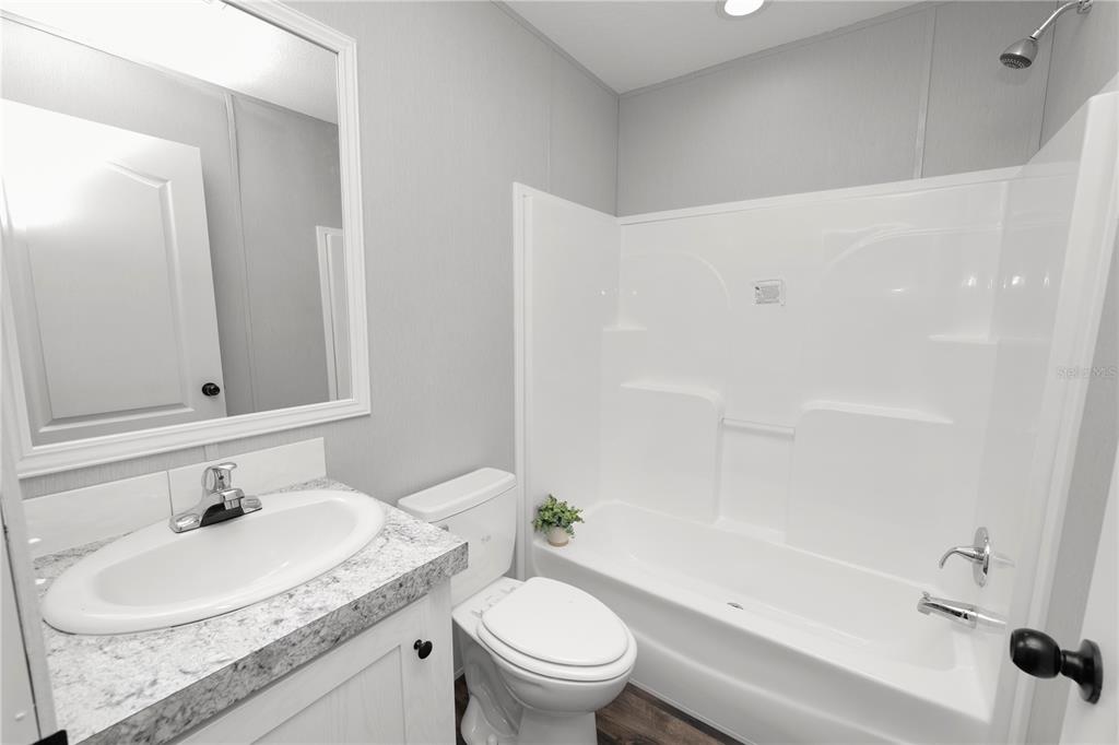 6193 Doris Road Bartow, FL 33830 - Photo 27 of 32 Bathroom 2