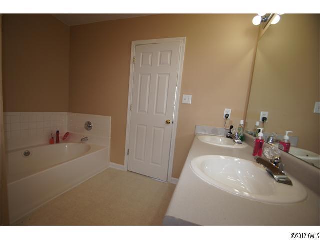 17349 Villanova Road, Unit 92 Huntersville, NC 28078 - Photo 5 of 7 Gallery Image 5
