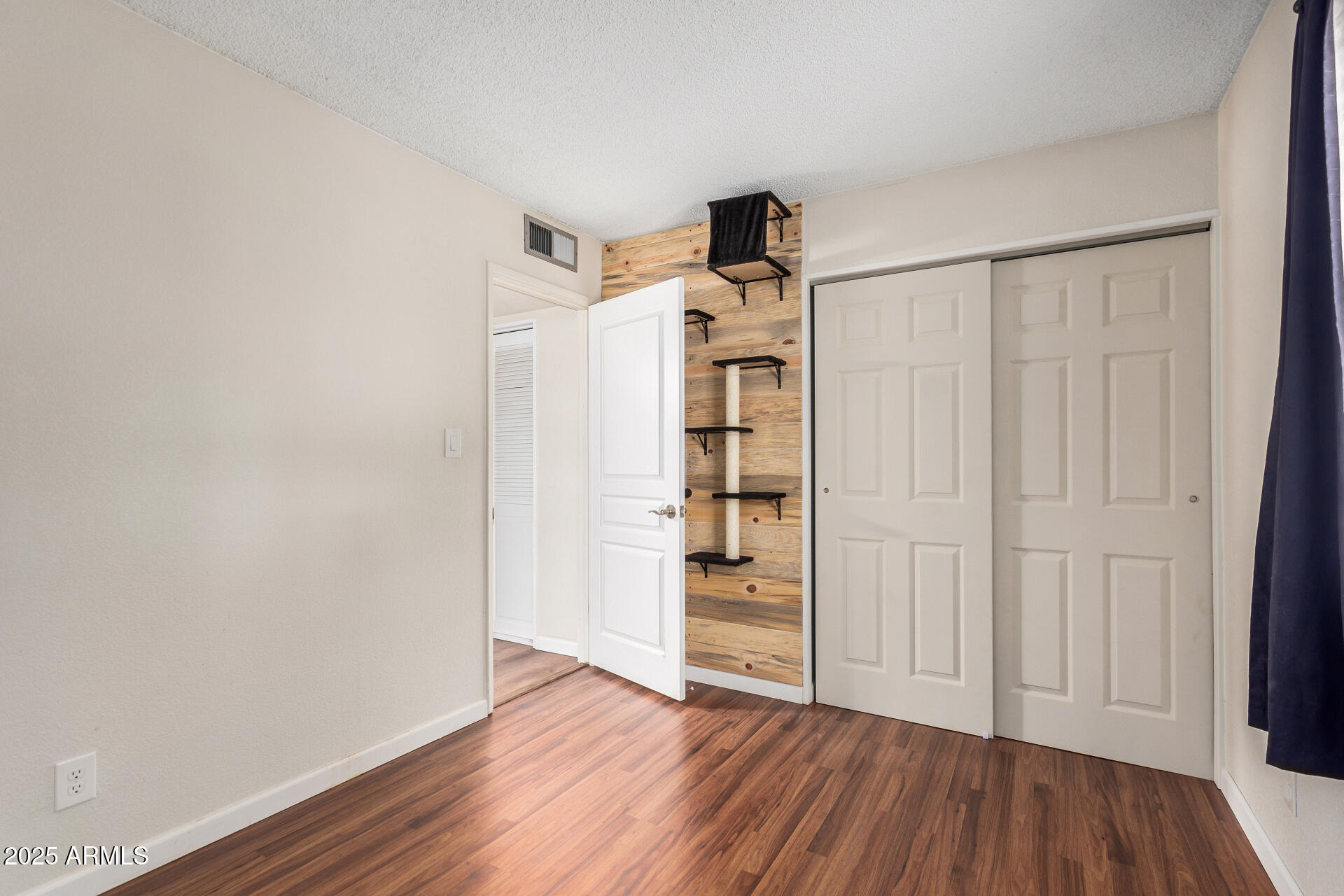 2323 East Kathleen Road Phoenix, AZ 85022 - Photo 11 of 17 Bedroom 2