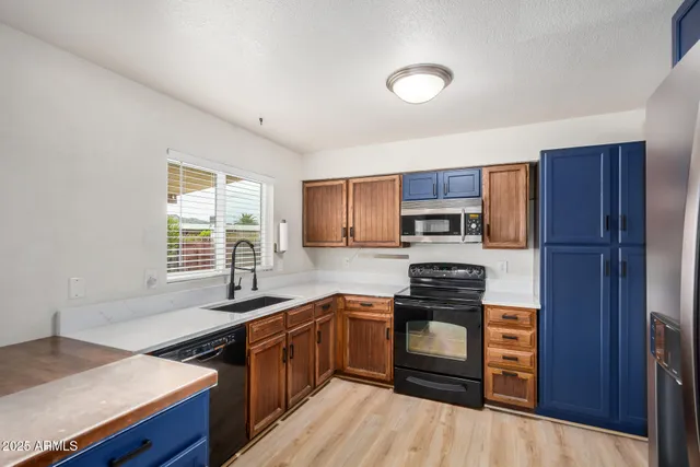 $1,995 | 2323 East Kathleen Road, Phoenix, AZ 85022