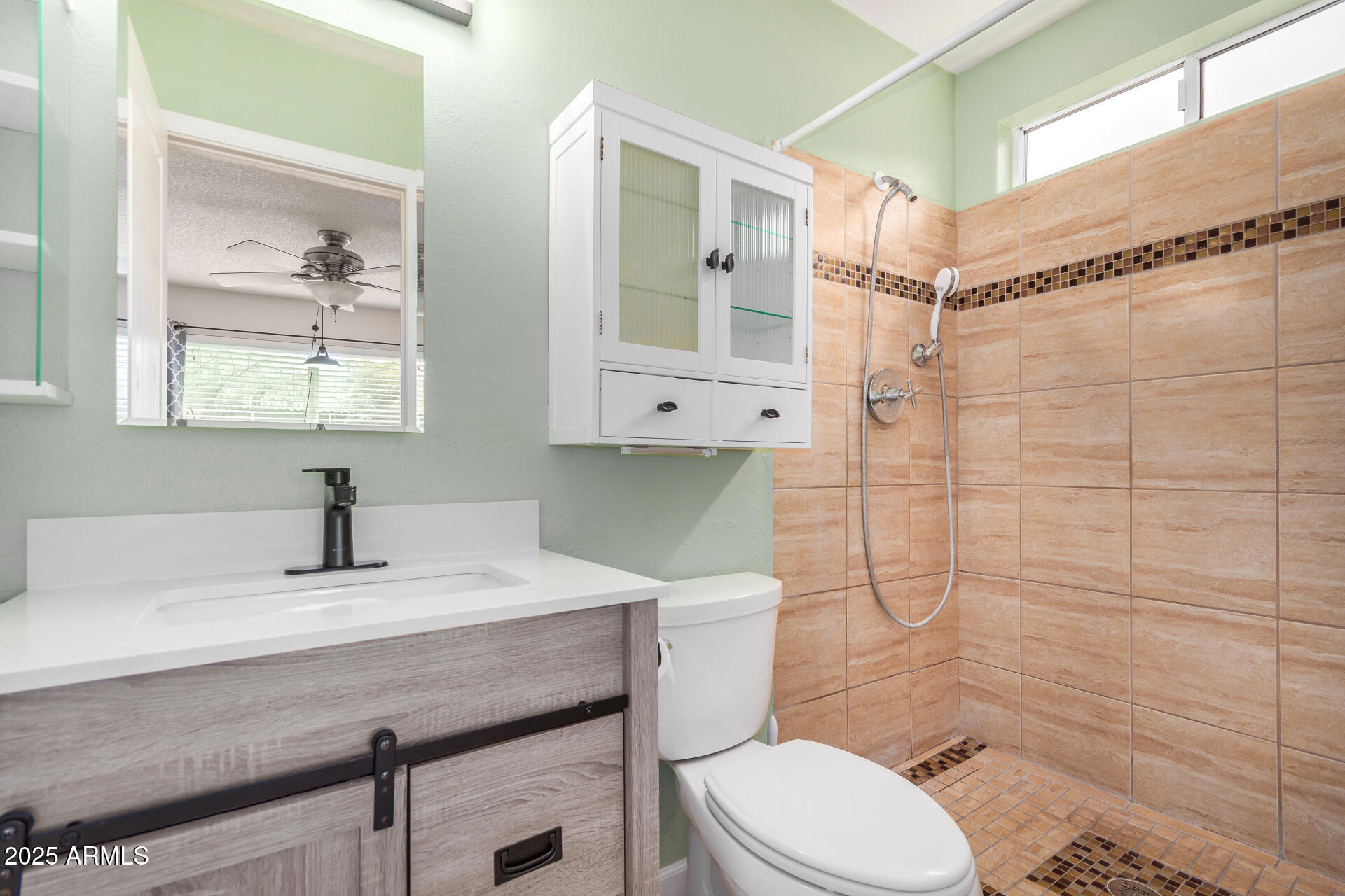 2323 East Kathleen Road Phoenix, AZ 85022 - Photo 9 of 17 Bathroom