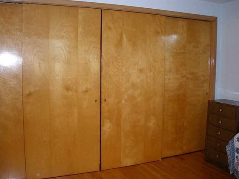 2255 Walters Road Allison Park, PA 15101 - Photo 21 of 25 Bedroom. 4th Bedroom with wall of closet space.