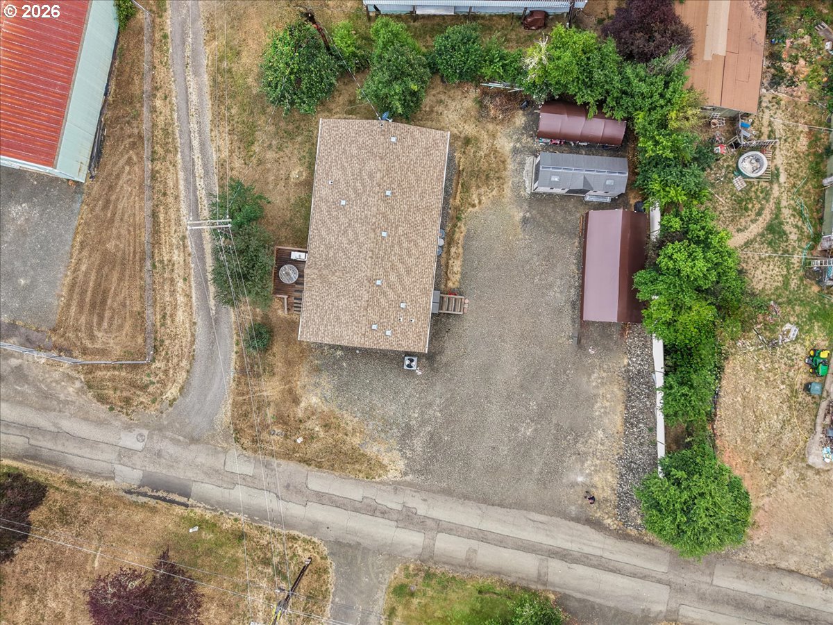 316 Southeast Wells Road Oakland, OR 97462 - Photo 2 of 22