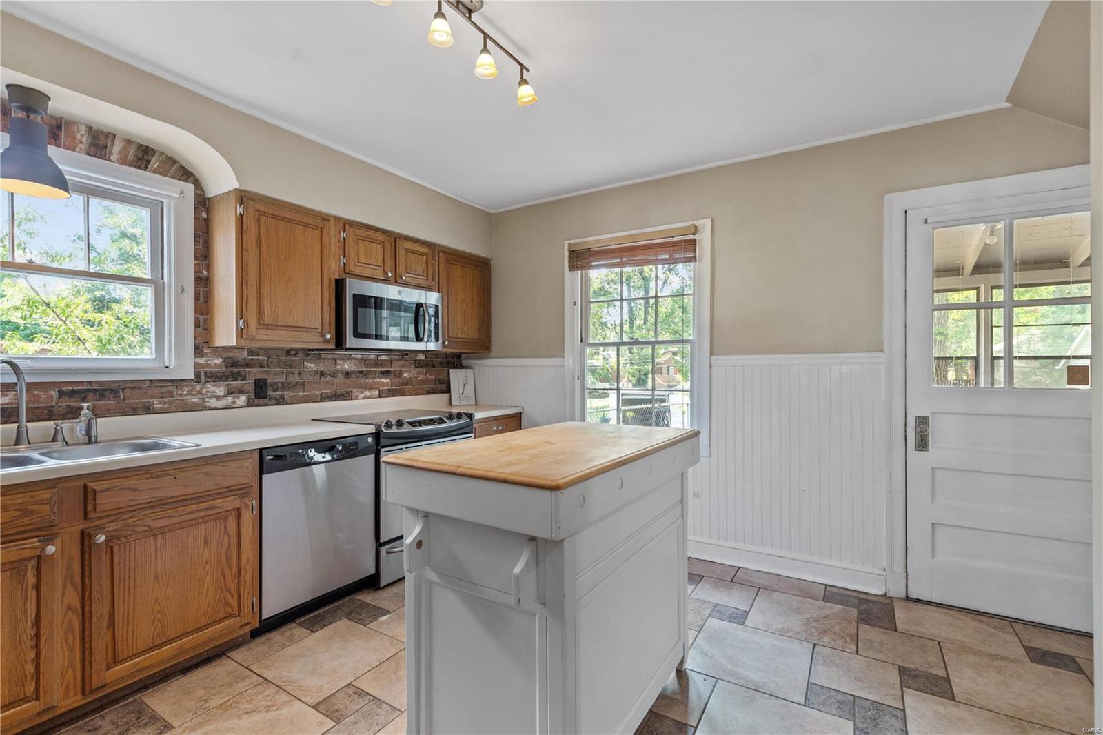 2400 Brown Road St. Louis, MO 63114 - Photo 11 of 29 Gallery Image 11