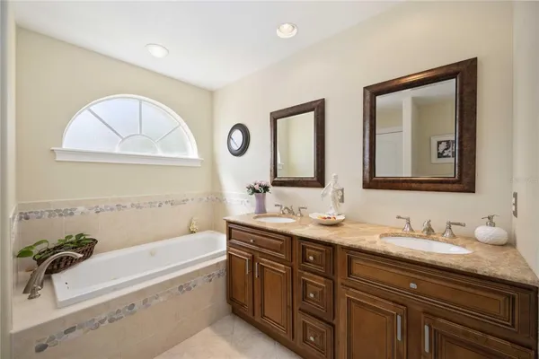 $525,000 | 1621 Dr Martin Luther King Way, Sarasota, FL 34234