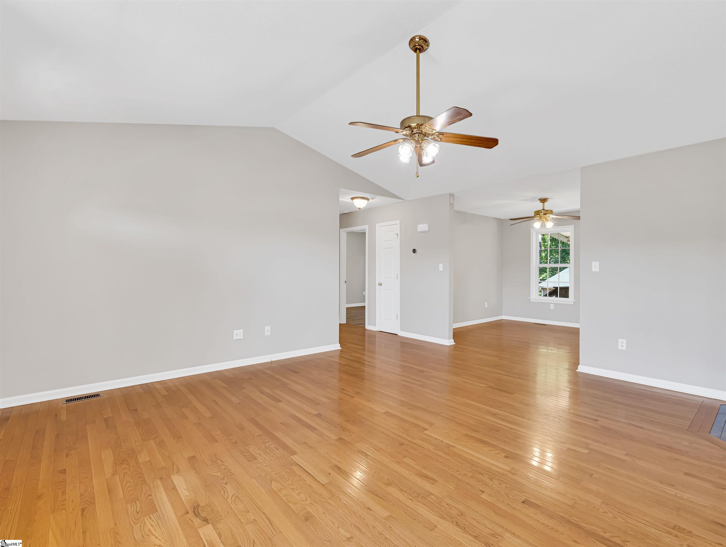1249 Melvin Hill Road Campobello, SC 29322 - Photo 7 of 36