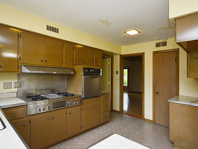 810 Redbud Lane Wilmette, IL 60091 - Photo 6 of 14
