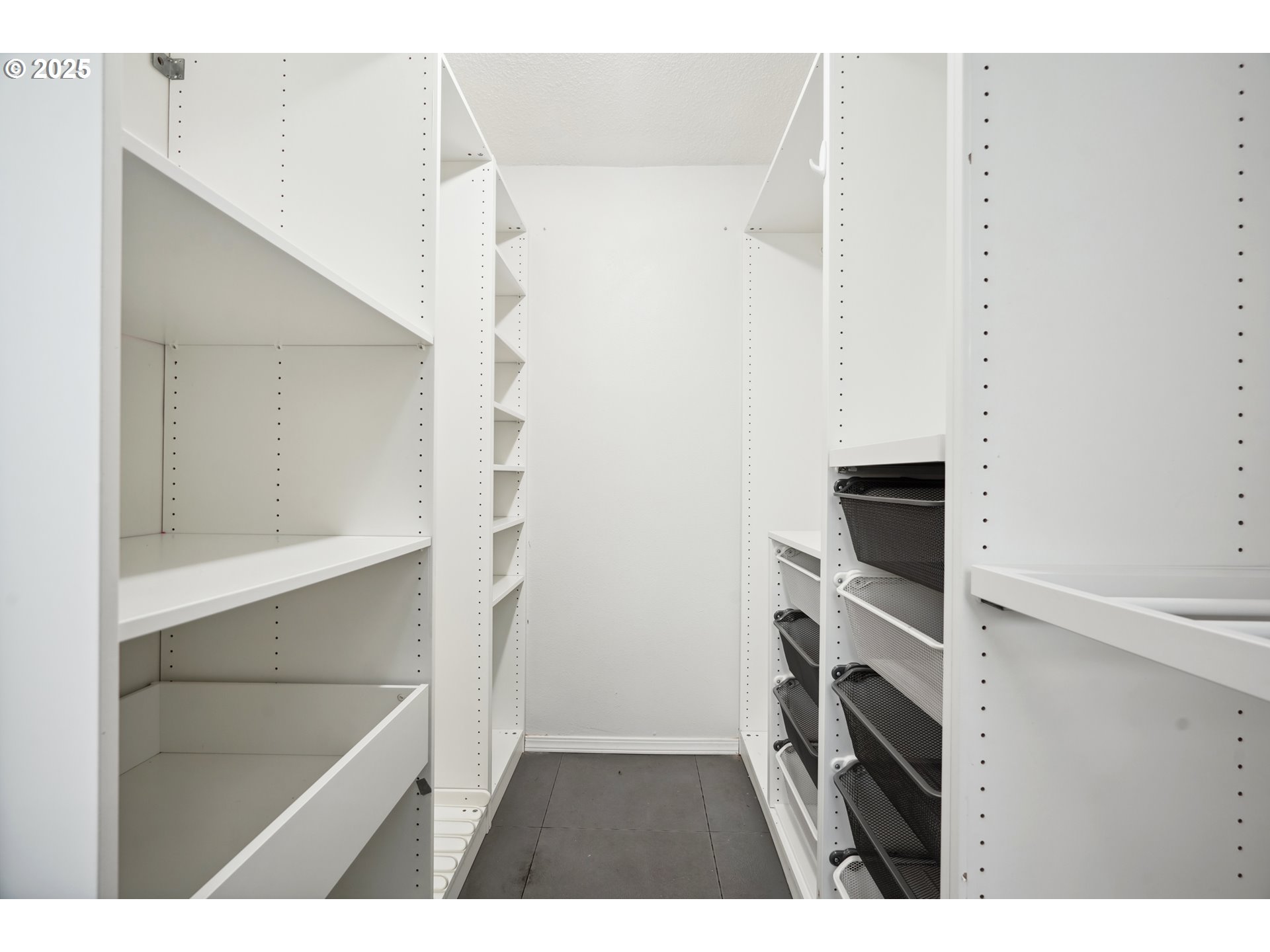 1237 Blankenship Road West Linn, OR 97068 - Photo 16 of 28