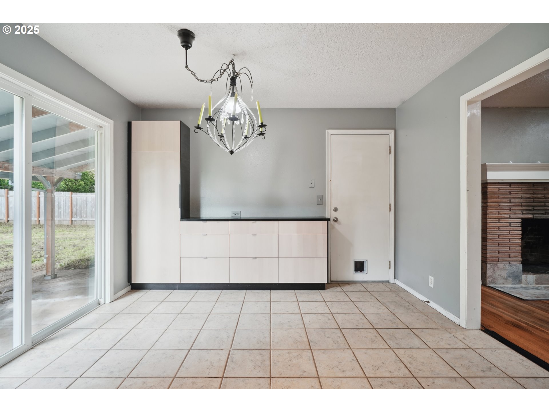 1237 Blankenship Road West Linn, OR 97068 - Photo 8 of 28