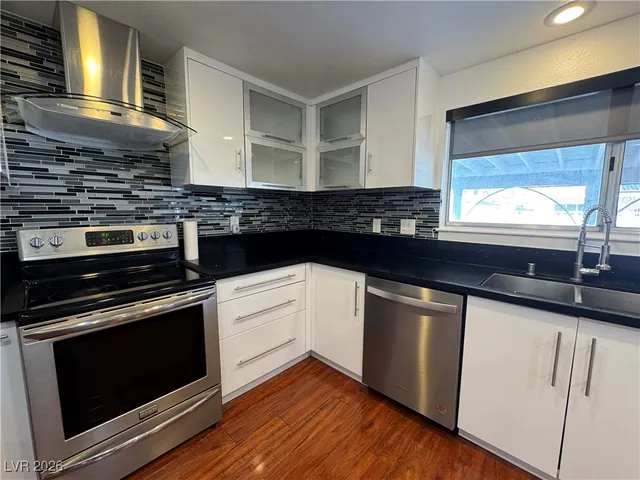 $2,390 | 6328 O'Bannon Drive, Las Vegas, NV 89146