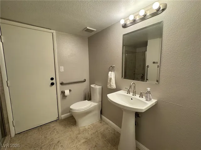 $2,390 | 6328 O'Bannon Drive, Las Vegas, NV 89146