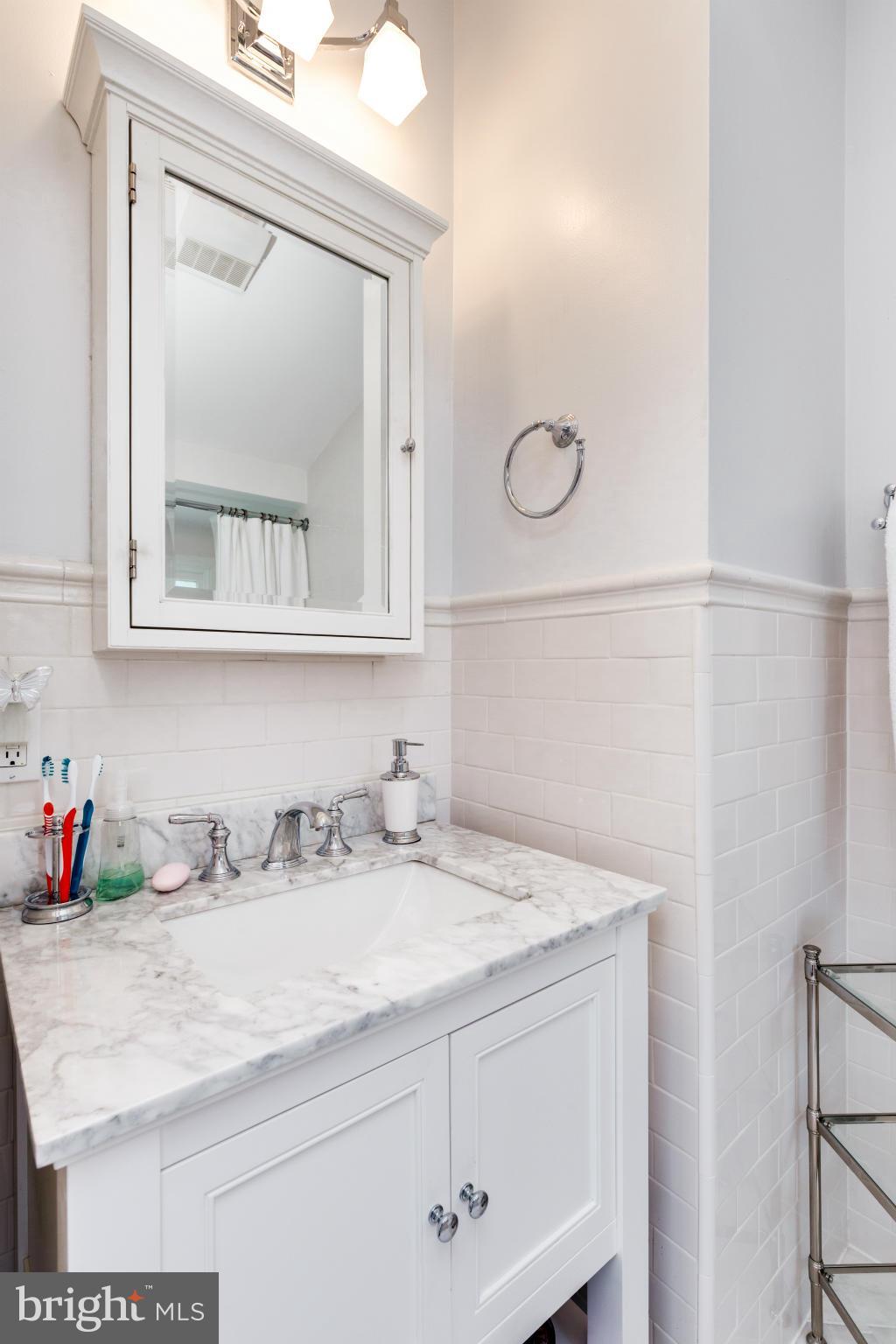 6703 Barr Road Bethesda, MD 20817 - Photo 21 of 30 Bath
