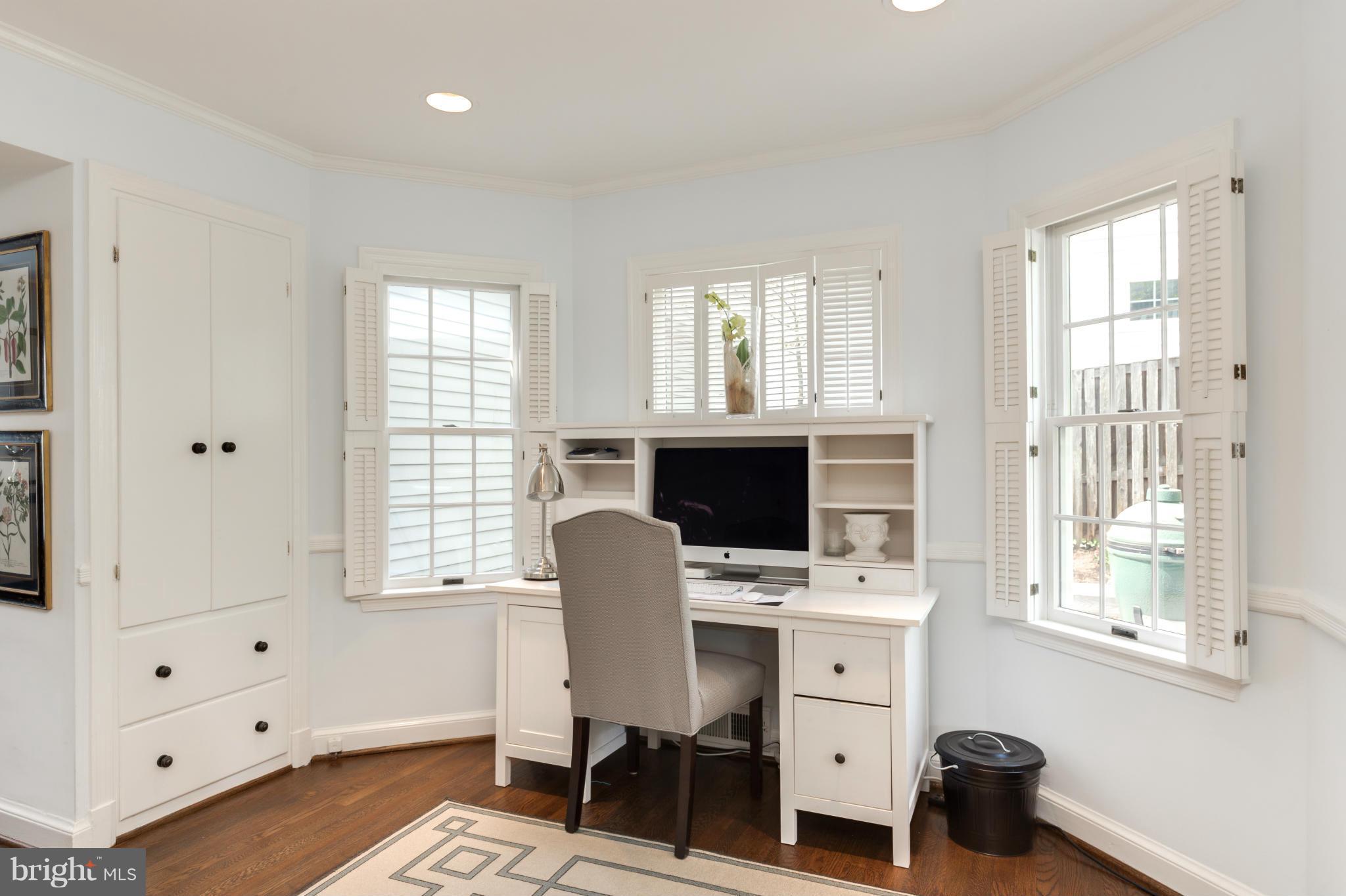 6703 Barr Road Bethesda, MD 20817 - Photo 10 of 30 Interior (General)