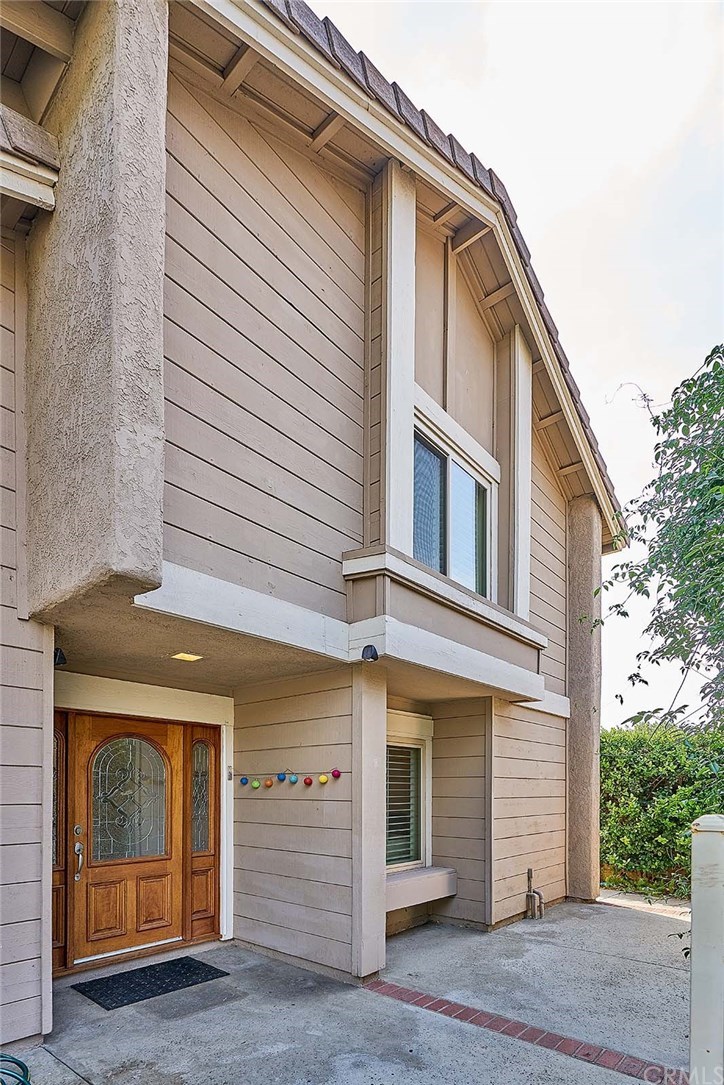 1712 Harvest Lane Brea, CA 92821 - Photo 3 of 28