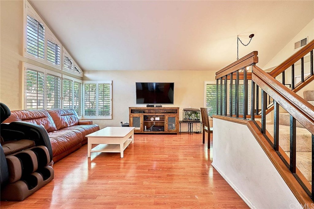 1712 Harvest Lane Brea, CA 92821 - Photo 4 of 28