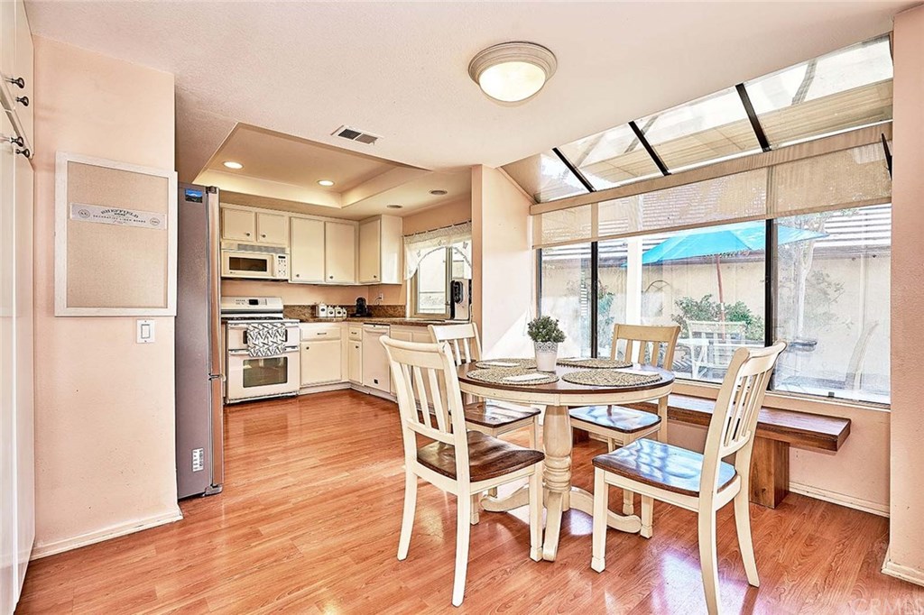 1712 Harvest Lane Brea, CA 92821 - Photo 10 of 28