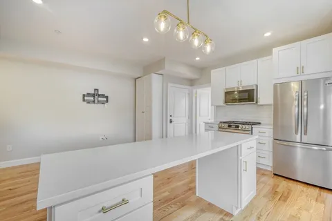 $509,900 | 35 Somerset Avenue, Unit 6, Winthrop, MA 02152