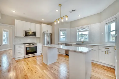 $509,900 | 35 Somerset Avenue, Unit 6, Winthrop, MA 02152