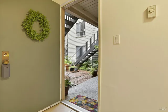 $605,000 | 944 Vía Casitas, Greenbrae, CA 94904