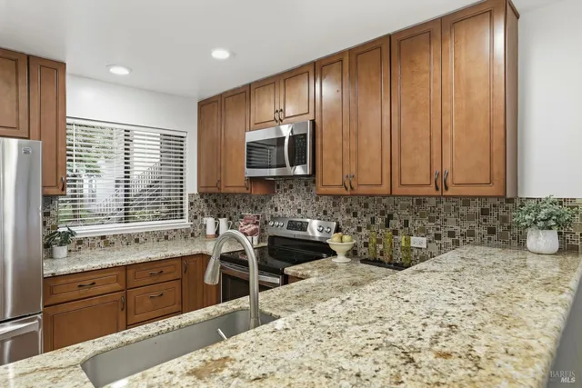 $605,000 | 944 Vía Casitas, Greenbrae, CA 94904