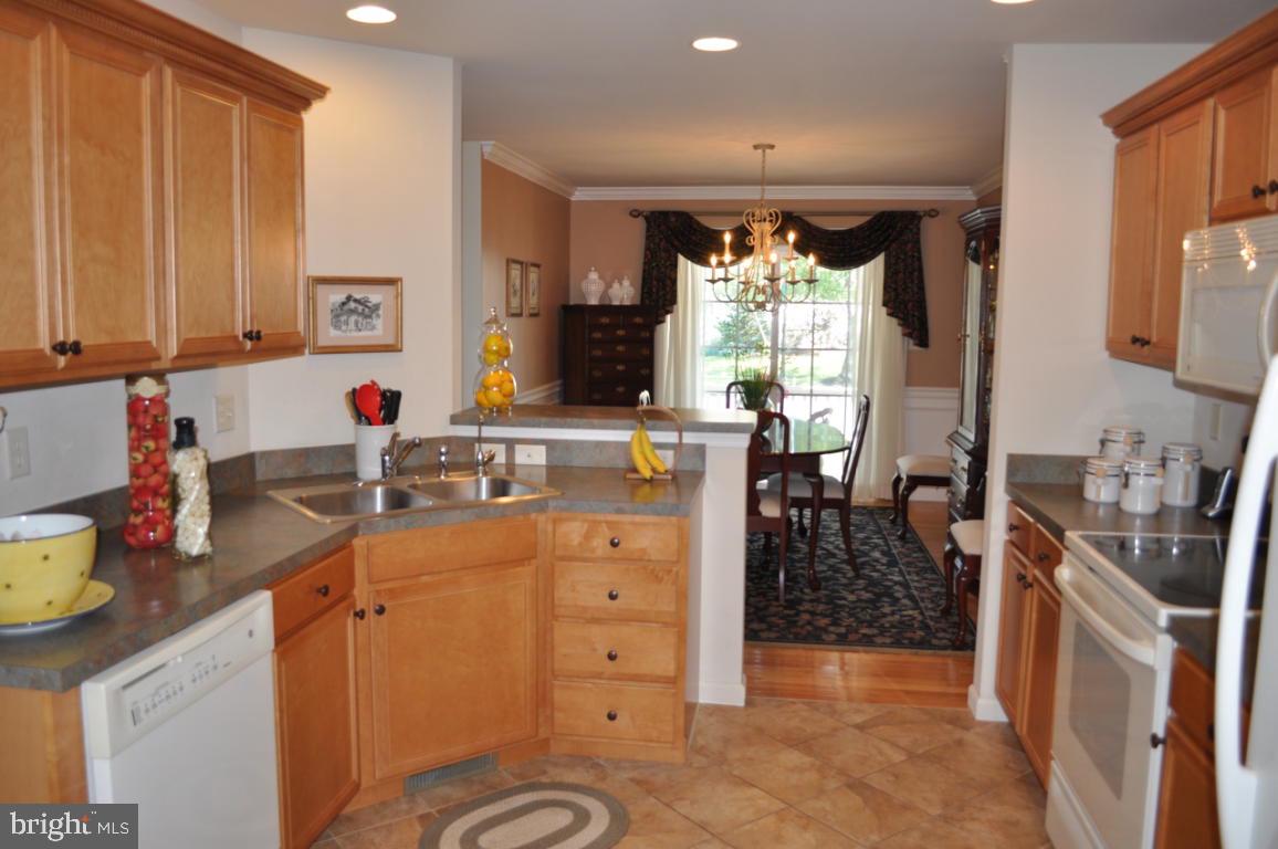 900 Suffolk Drive Lititz, PA 17543 - Photo 3 of 31 Gallery Image 3