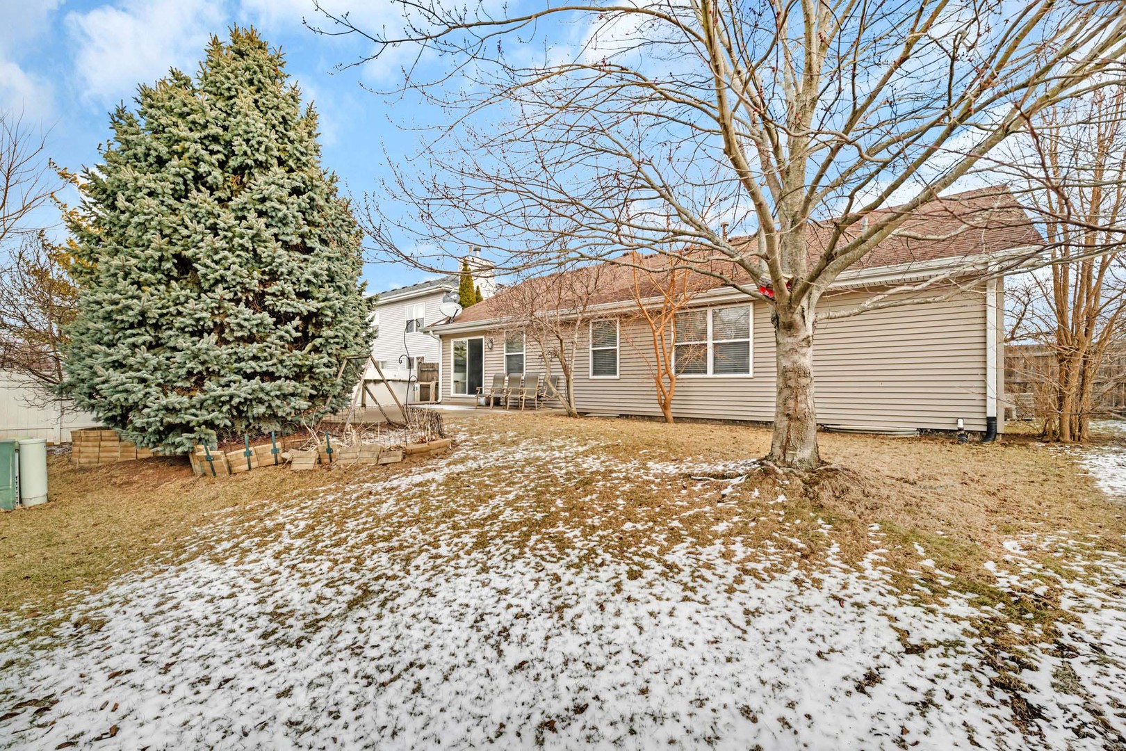 1211 Bluejay Lane Plainfield, IL 60586 - Photo 32 of 32 front view of a house with a yard