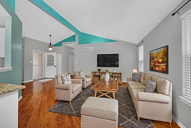 $349,990 | 1211 Bluejay Lane, Plainfield, IL 60586