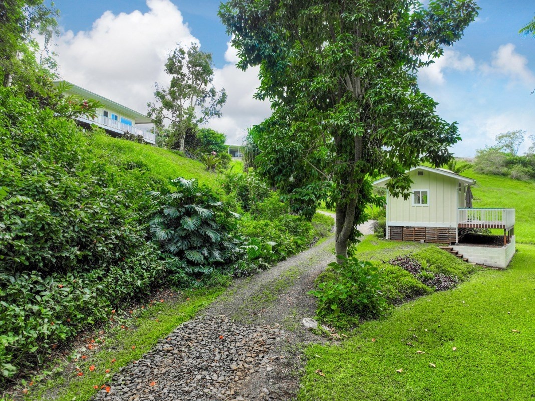 6431 Poo Road, Unit 2 Kapaa, HI 96746 - Photo 15 of 30 a view of a back yard