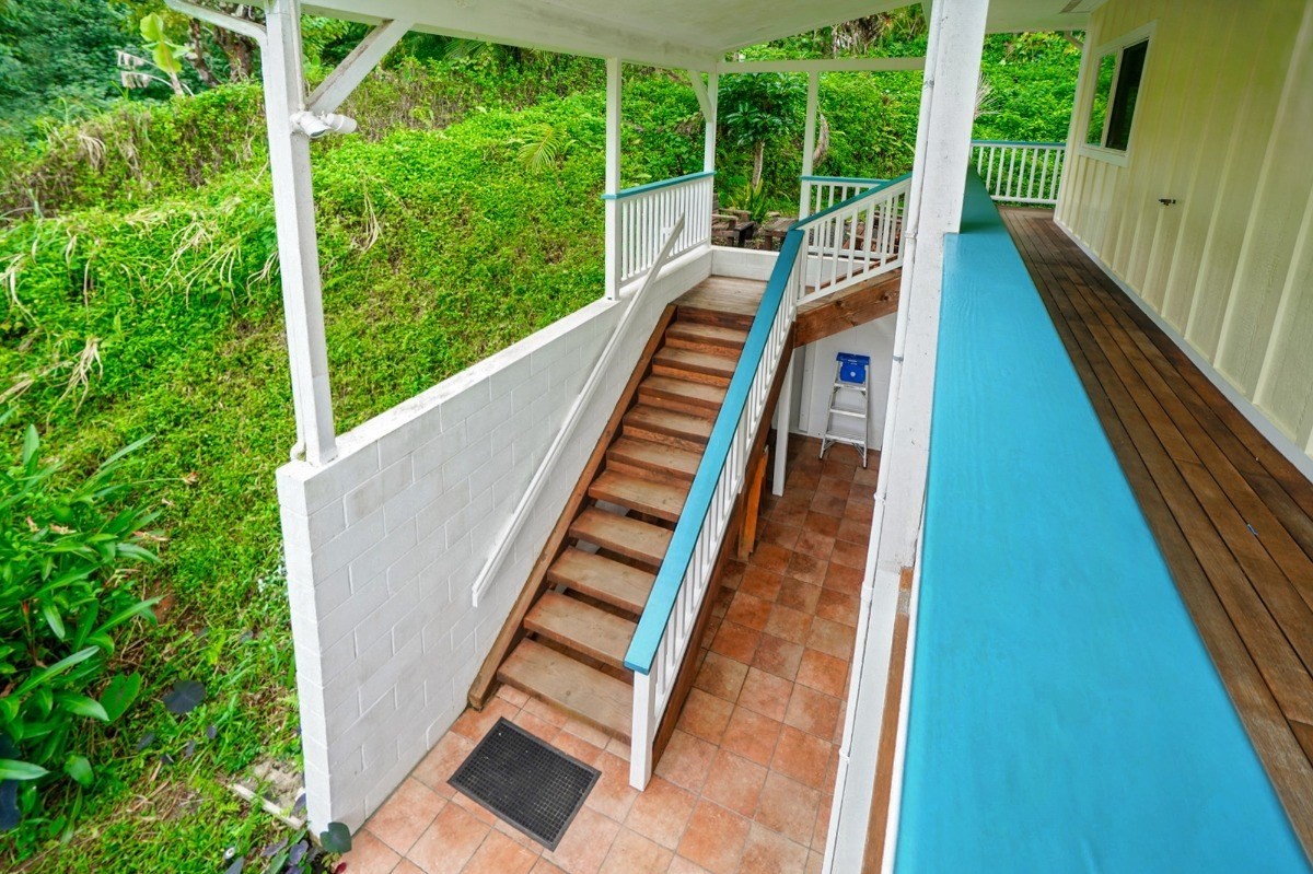 6431 Poo Road, Unit 2 Kapaa, HI 96746 - Photo 24 of 30 a view of balcony and deck