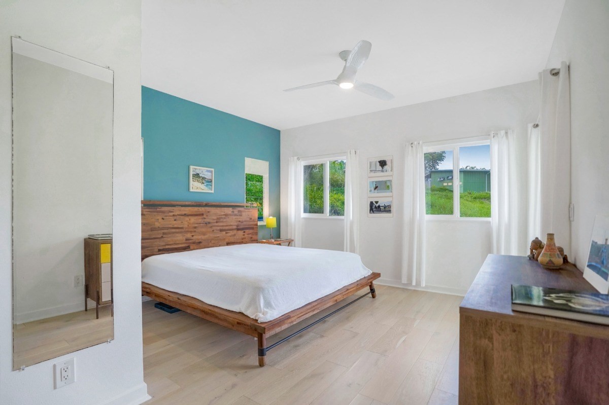 6431 Poo Road, Unit 2 Kapaa, HI 96746 - Photo 10 of 30 a bedroom with a bed and a window
