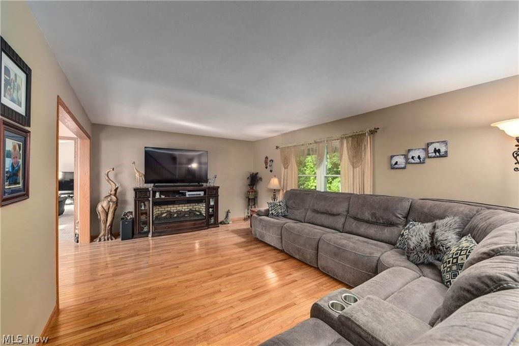 8396 Fair Road Strongsville, OH 44149 - Photo 3 of 25 Gallery Image 3