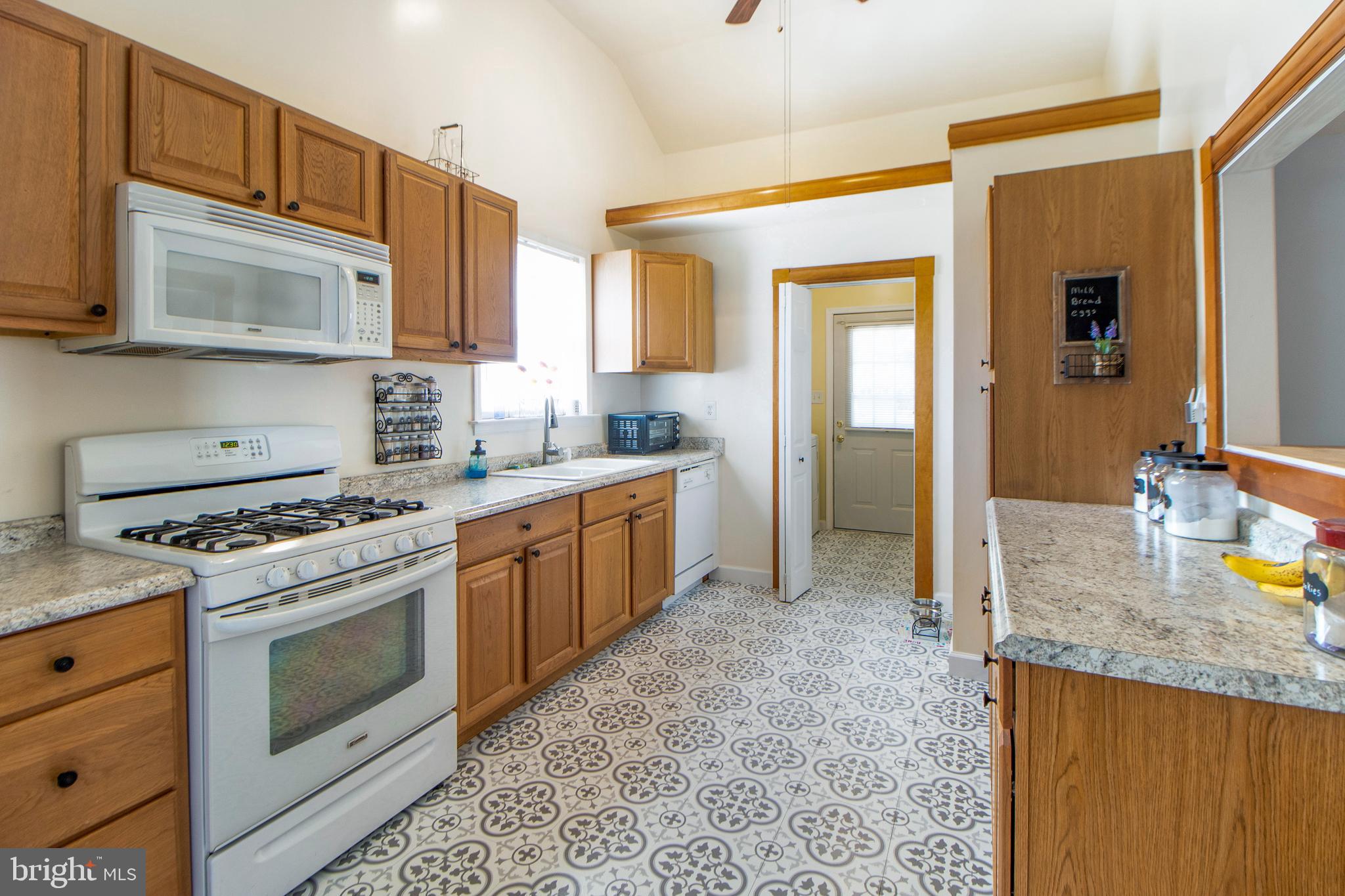 5013 Ridge Road Chesapeake Beach, MD 20732 - Photo 8 of 42 Kitchen