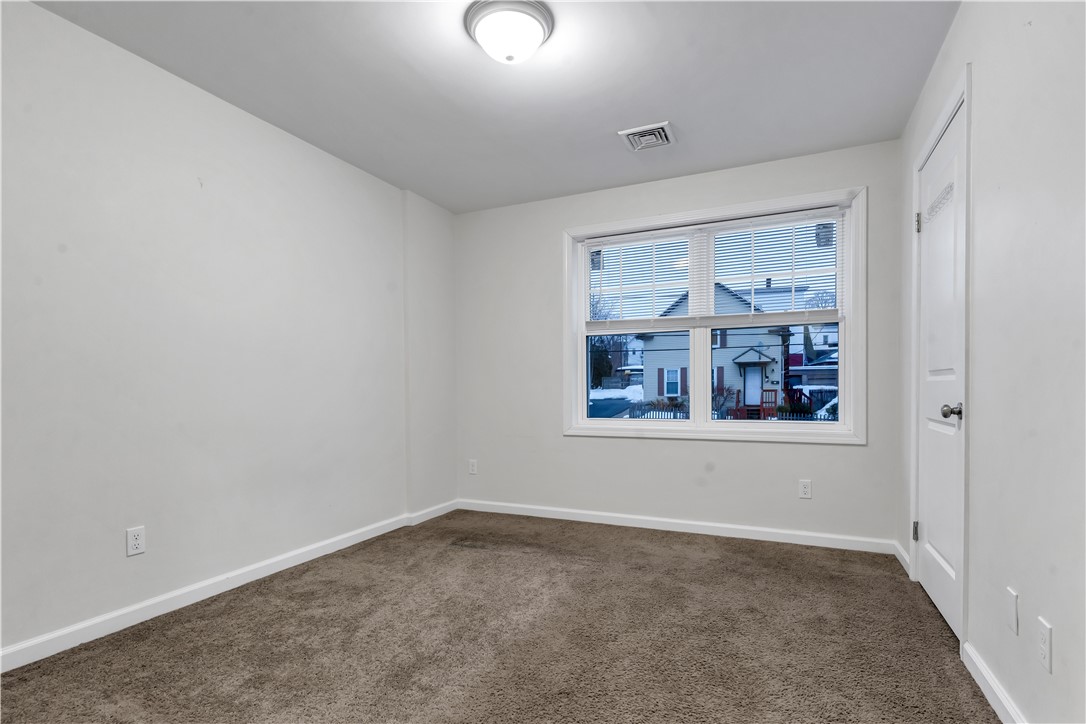 40 Burnside Avenue Woonsocket, RI 02895 - Photo 13 of 30