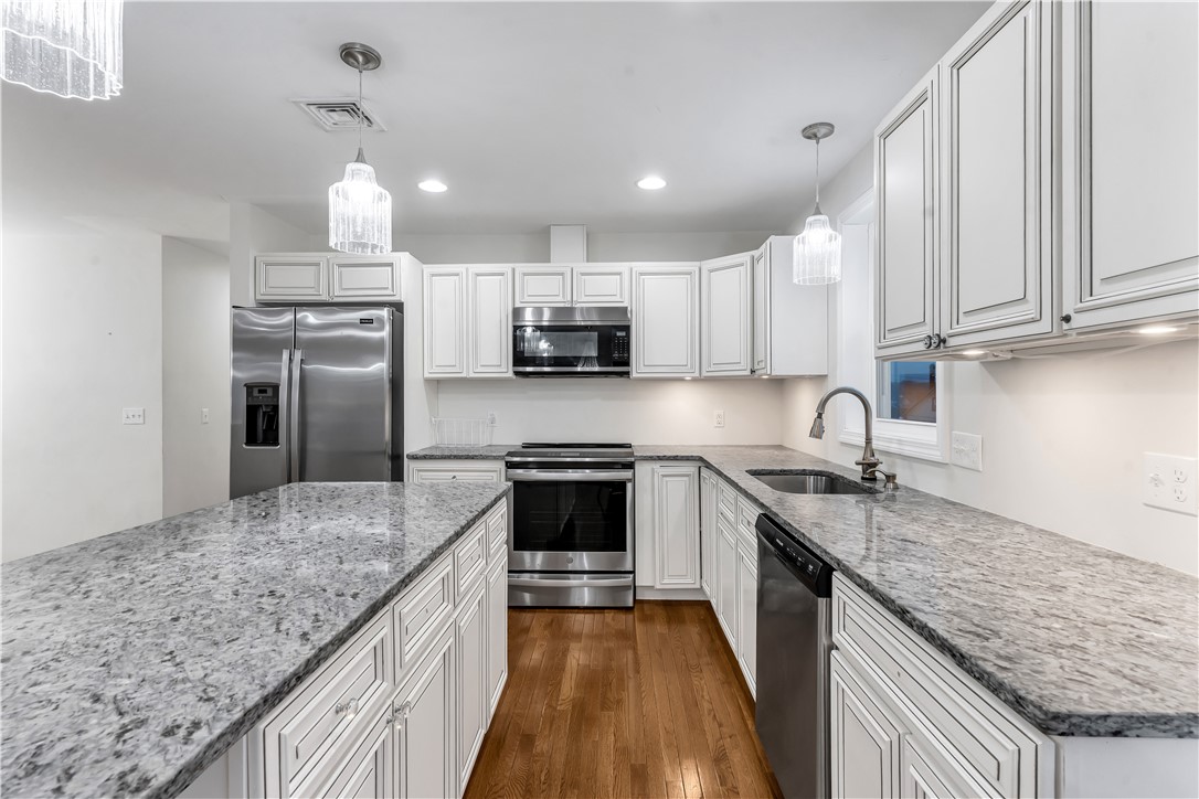 40 Burnside Avenue Woonsocket, RI 02895 - Photo 4 of 30