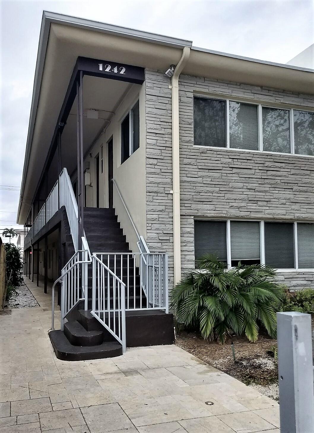 1242 Alton Road, Unit 202 Miami Beach, FL 33139 - Photo 1 of 8 Outside III
