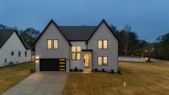 $700,000 | 726 New South Court, Wellford, SC 29385