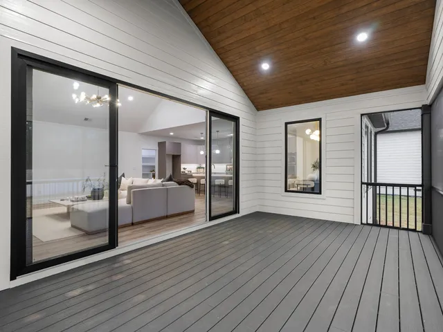 $700,000 | 726 New South Court, Wellford, SC 29385