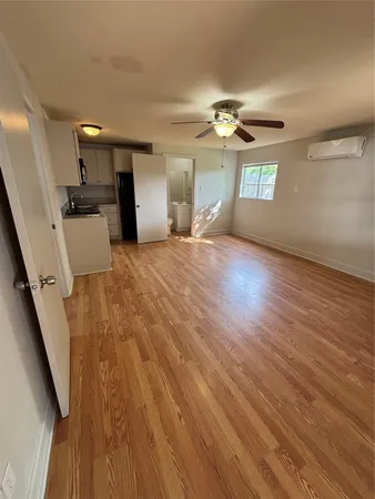 $1,100 | 5520 Menard Avenue, Unit 2, Galveston, TX 77551