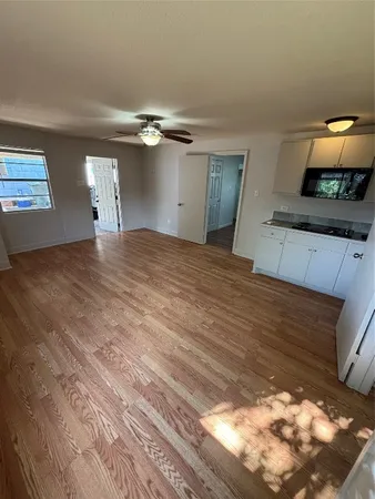 $1,100 | 5520 Menard Avenue, Unit 2, Galveston, TX 77551