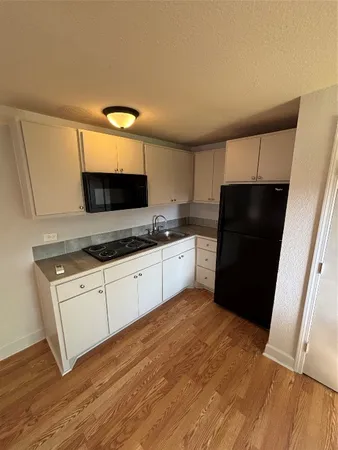 $1,100 | 5520 Menard Avenue, Unit 2, Galveston, TX 77551