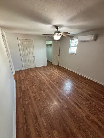 $1,100 | 5520 Menard Avenue, Unit 2, Galveston, TX 77551